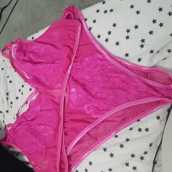 Pink Strappy Lace lingerie set - Picture 6 of 7